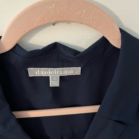 DANIELRAINN  BLUE LONG SLEEVE BLOUSE - Picture 2 of 7